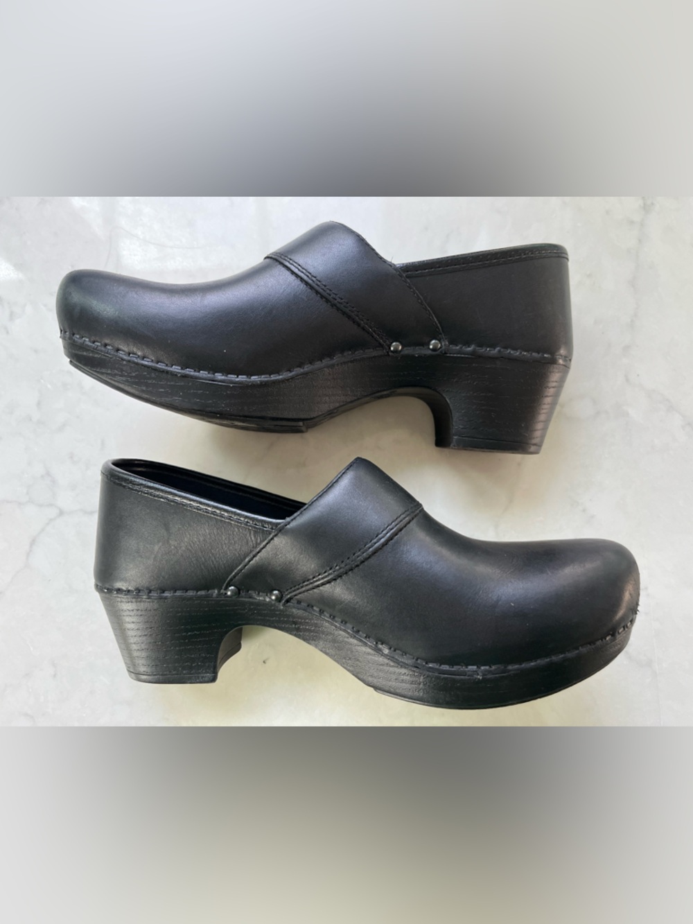 Dansko Black Leather Slip-On Clogs sz 40 / 9.5